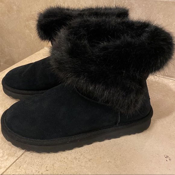 Ugg Milla Bootie - Picture 2 of 6